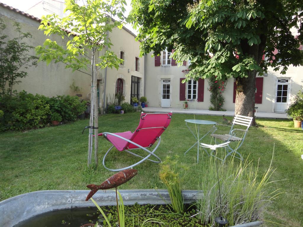 Bed and Breakfast Le Logis De La Poupeliere Vouhé Zewnętrze zdjęcie