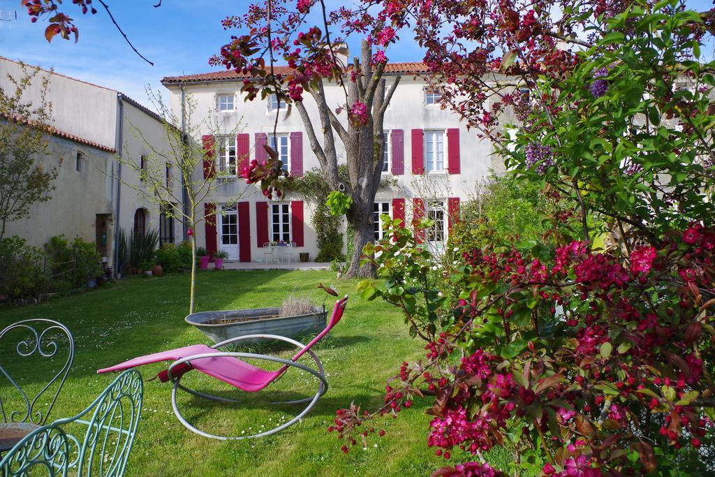 Bed and Breakfast Le Logis De La Poupeliere Vouhé Zewnętrze zdjęcie
